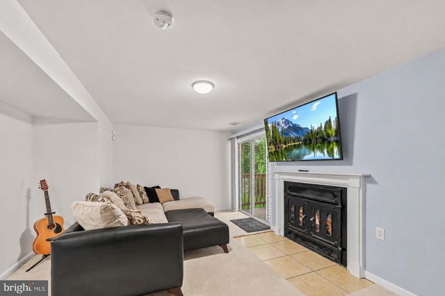 14054 FALLBROOK LN, Woodbridge, VA 22193