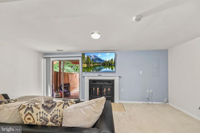 14054 FALLBROOK LN, Woodbridge, VA 22193