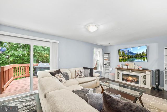 14054 FALLBROOK LN, Woodbridge, VA 22193