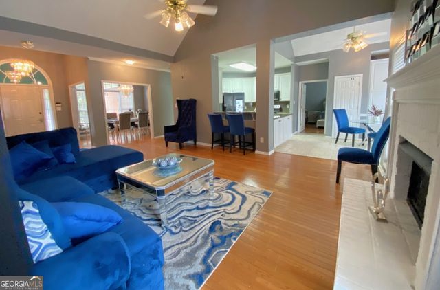 130 Thomas Trail, Fayetteville, GA 30215