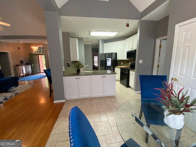 130 Thomas Trail, Fayetteville, GA 30215