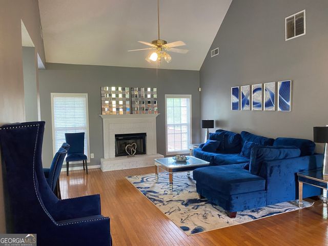 130 Thomas Trail, Fayetteville, GA 30215