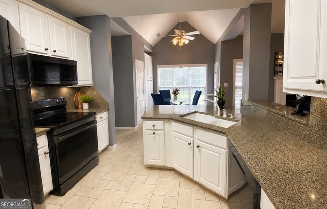 130 Thomas Trail, Fayetteville, GA 30215