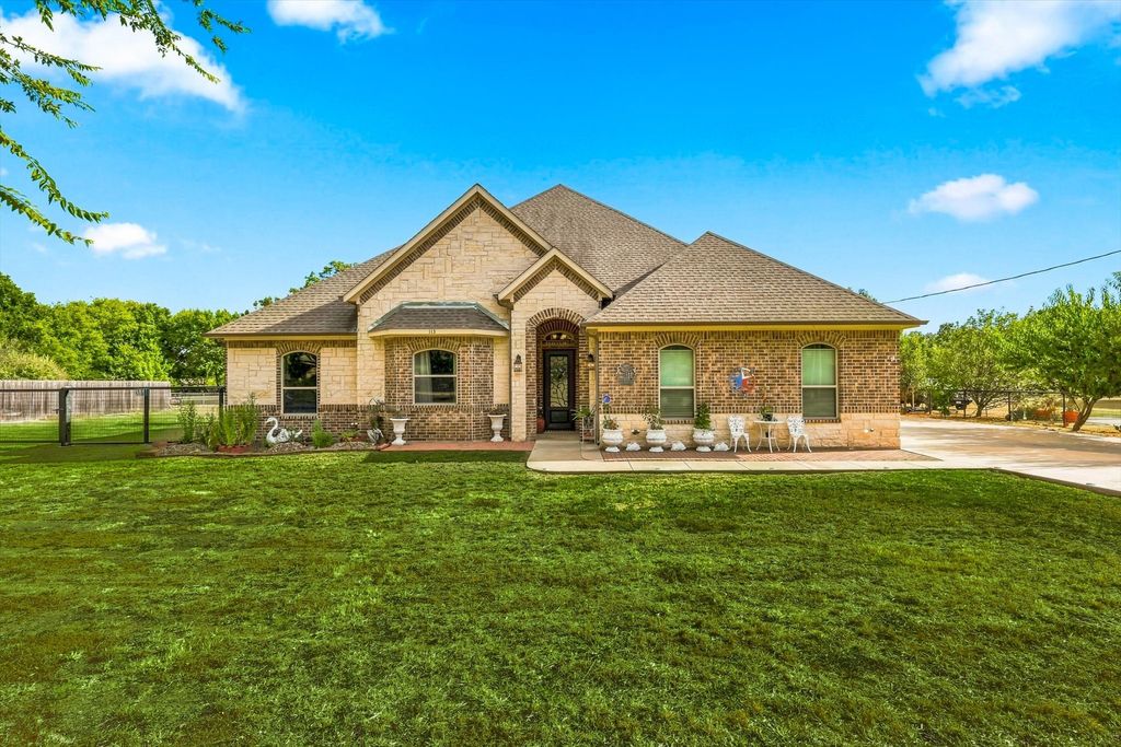 113 Silverwood Drive, Ovilla, TX 75154 — exterior