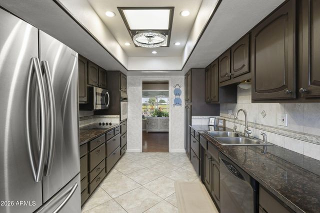 9321 W BRIARWOOD Circle, Sun City, AZ 85351