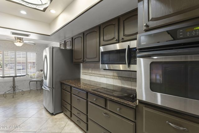 9321 W BRIARWOOD Circle, Sun City, AZ 85351