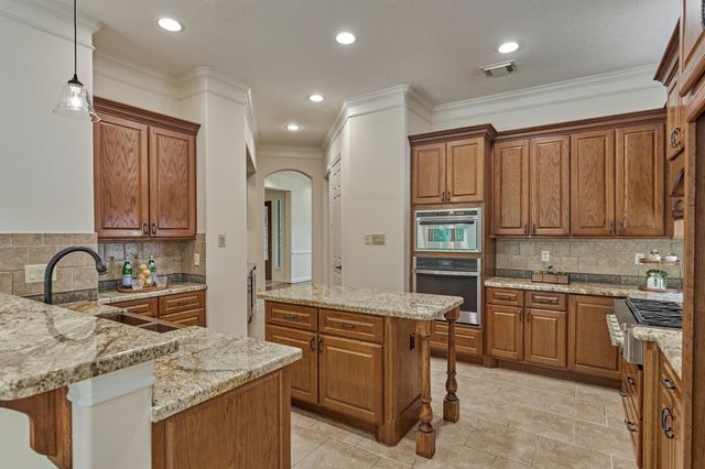 13274 Meadow Creek Lane, Conroe, TX 77302