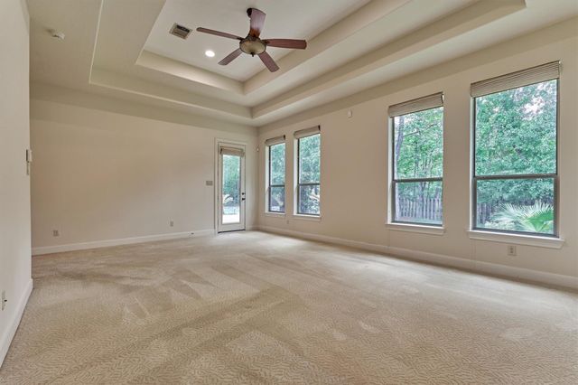 13274 Meadow Creek Lane, Conroe, TX 77302