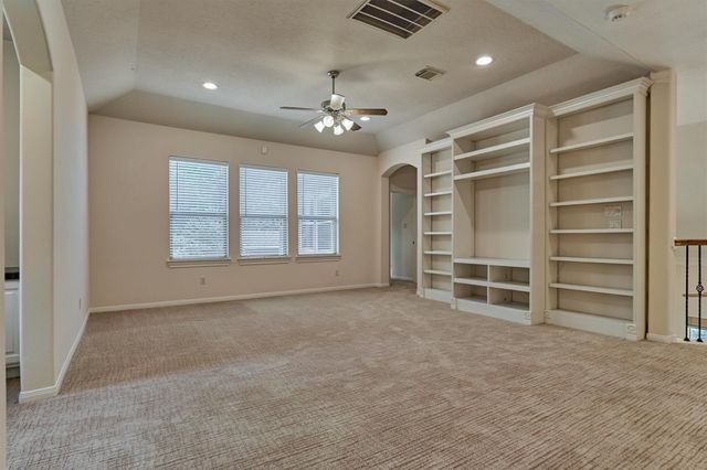 13274 Meadow Creek Lane, Conroe, TX 77302