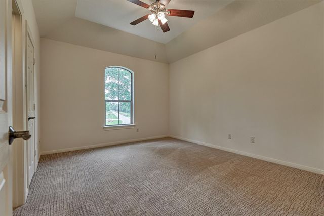 13274 Meadow Creek Lane, Conroe, TX 77302