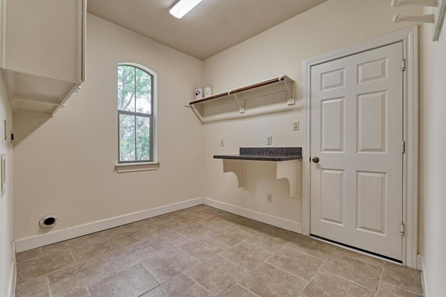 13274 Meadow Creek Lane, Conroe, TX 77302