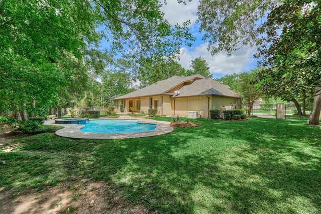 13274 Meadow Creek Lane, Conroe, TX 77302