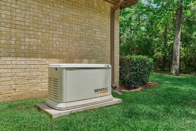 13274 Meadow Creek Lane, Conroe, TX 77302