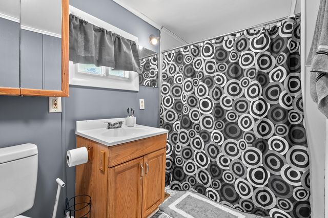 654 Vernon Street, Allegan, MI 49010