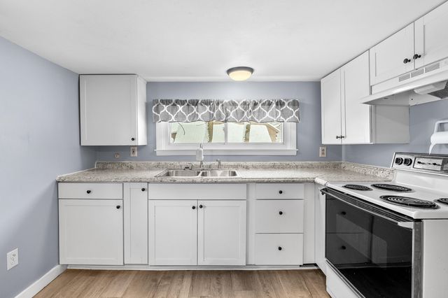 654 Vernon Street, Allegan, MI 49010