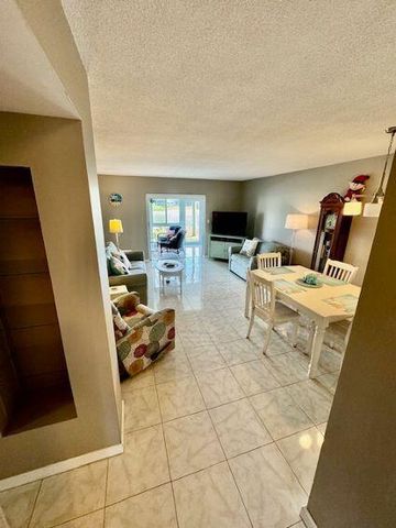 2615 Garden Drive S, Lake Worth Beach, FL 33461