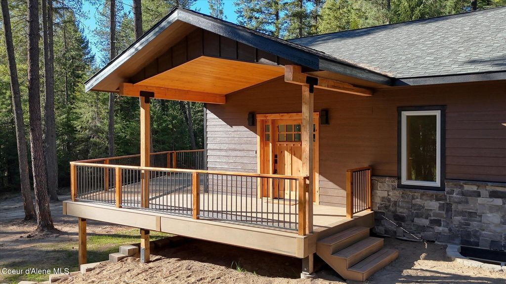 196 Pleasants View Rd, Blanchard, ID 83804 photo 2