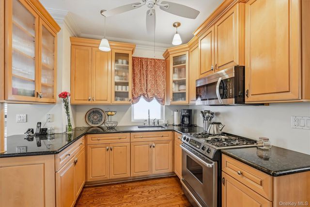 32 Ramapo Road, Garnerville, NY 10923