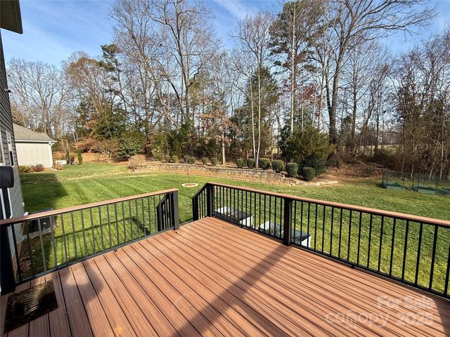 7663 Woodcrest Drive, Stanley, NC 28164