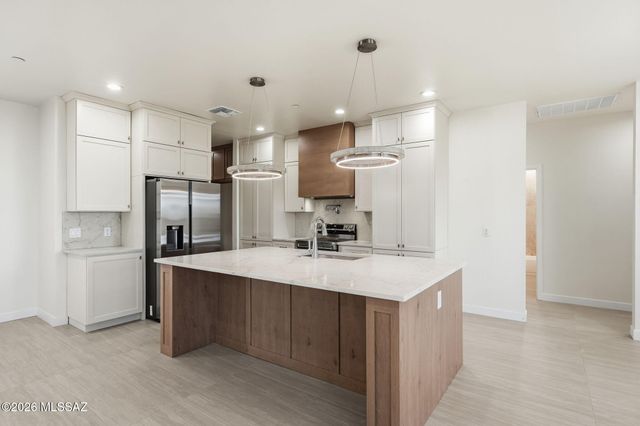 1044 W Roller Coaster Road, Tucson, AZ 85704
