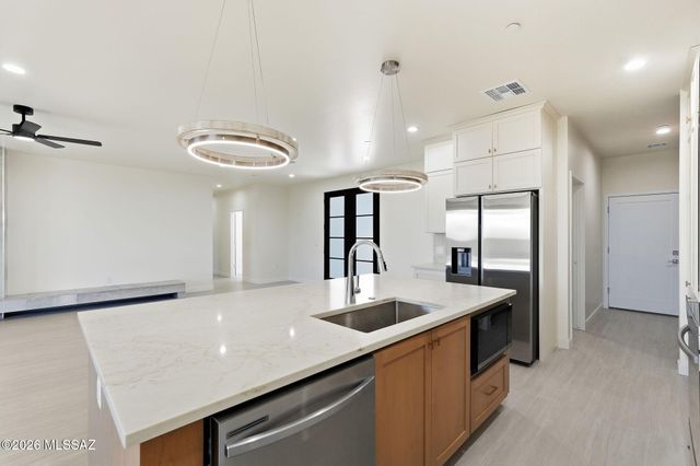 1044 W Roller Coaster Road, Tucson, AZ 85704