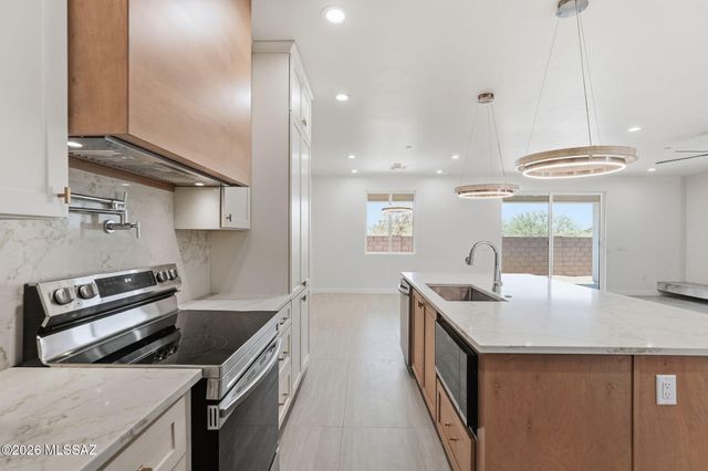 1044 W Roller Coaster Road, Tucson, AZ 85704