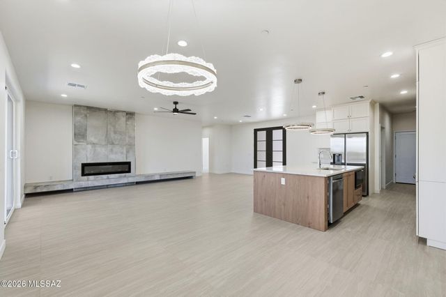 1044 W Roller Coaster Road, Tucson, AZ 85704