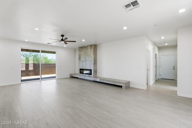 1044 W Roller Coaster Road, Tucson, AZ 85704