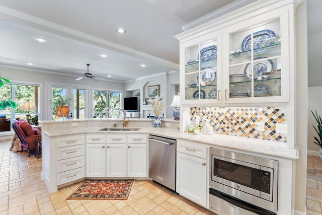 1719 HG Mosley Pkwy, Longview, TX 75604