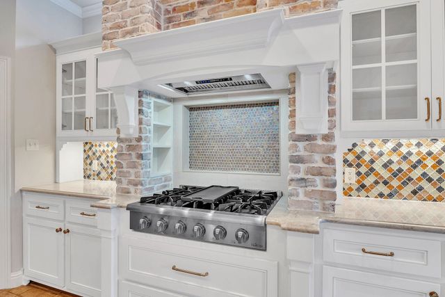 1719 HG Mosley Pkwy, Longview, TX 75604