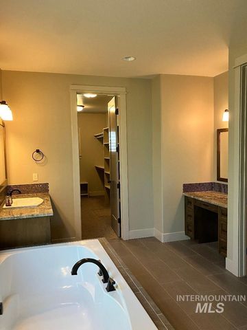 1912 N Lodge Creek Way, Eagle, ID 83616