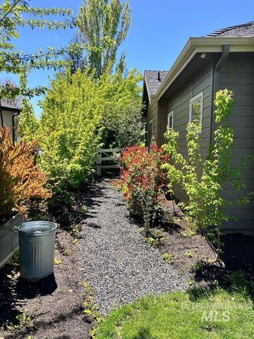1912 N Lodge Creek Way, Eagle, ID 83616