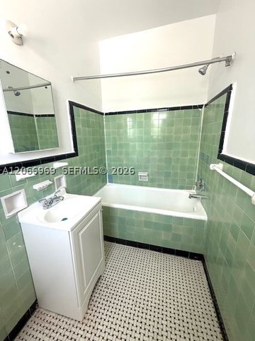 222 28th St 6, Miami Beach, FL 33140