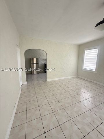 222 28th St 6, Miami Beach, FL 33140
