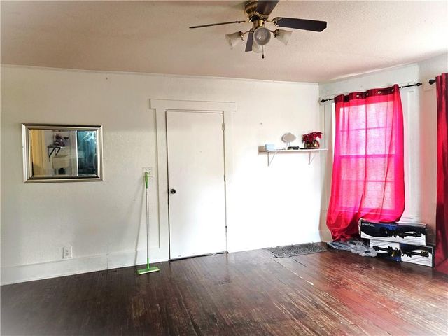 822 Tauromee Avenue, Kansas City, KS 66101