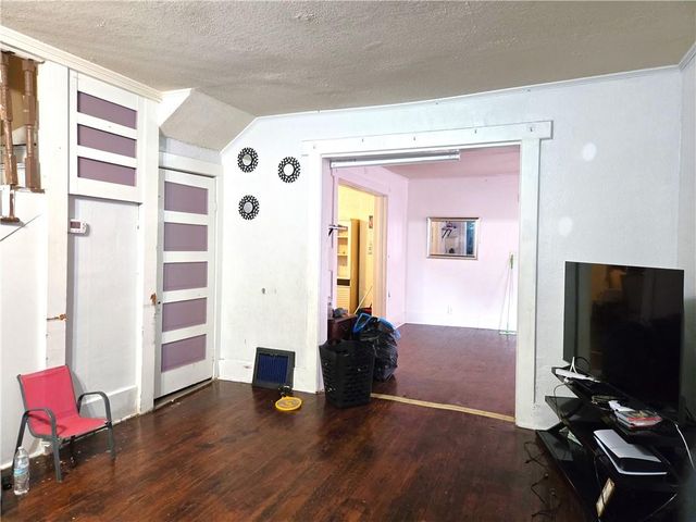 822 Tauromee Avenue, Kansas City, KS 66101