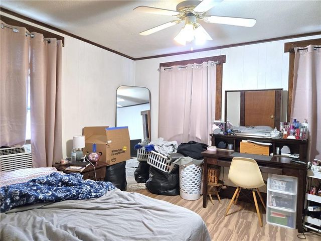 822 Tauromee Avenue, Kansas City, KS 66101