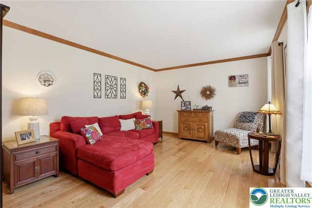5233 Timber Lane, North Whitehall Twp, PA 18078