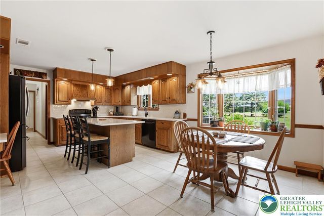 5233 Timber Lane, North Whitehall Twp, PA 18078