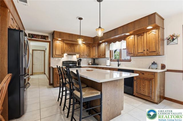 5233 Timber Lane, North Whitehall Twp, PA 18078