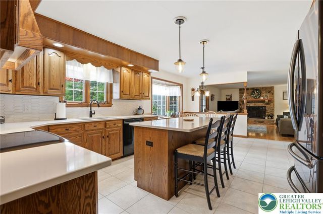 5233 Timber Lane, North Whitehall Twp, PA 18078