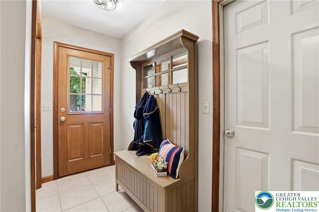5233 Timber Lane, North Whitehall Twp, PA 18078