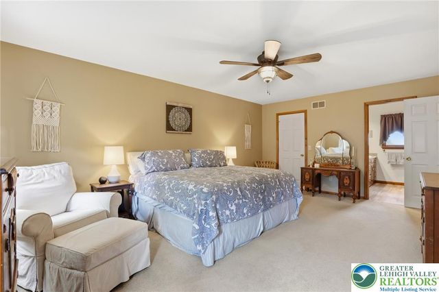 5233 Timber Lane, North Whitehall Twp, PA 18078