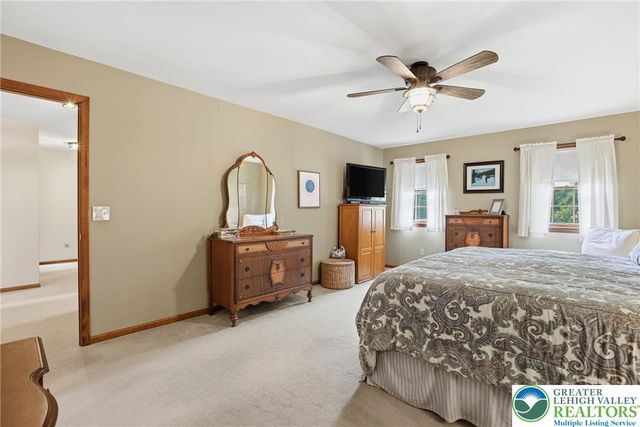 5233 Timber Lane, North Whitehall Twp, PA 18078