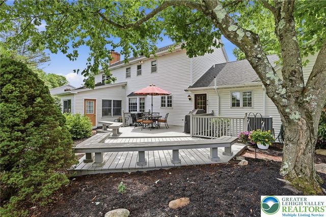 5233 Timber Lane, North Whitehall Twp, PA 18078