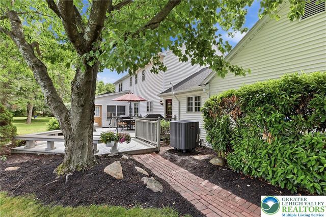 5233 Timber Lane, North Whitehall Twp, PA 18078