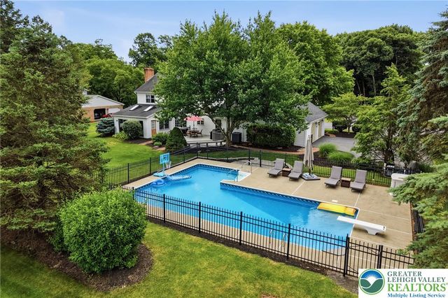 5233 Timber Lane, North Whitehall Twp, PA 18078