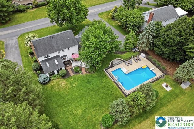 5233 Timber Lane, North Whitehall Twp, PA 18078