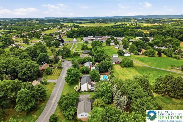 5233 Timber Lane, North Whitehall Twp, PA 18078