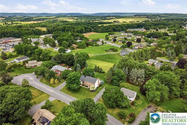 5233 Timber Lane, North Whitehall Twp, PA 18078